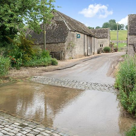 Flowers Barn Daglingworth Exterior photo
